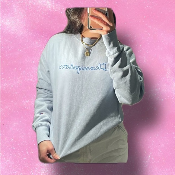 BABY BLUE CHAMPION SWEATSHIRT💕 - Picture 2 of 3